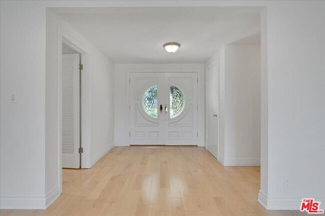 Foto del edificio - 4862 Adele Ct