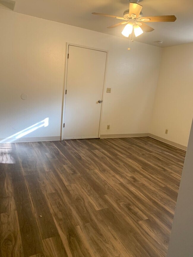 Foto del edificio - 1104 Elmer St