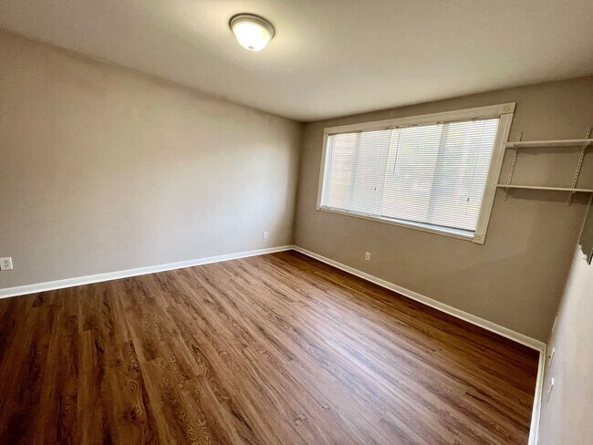 Foto del edificio - Spacious 1 Bdr Apt Across from KSU - Prele...