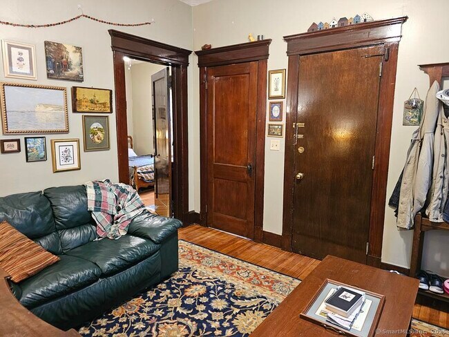 Foto del edificio - 169 Winchester Ave