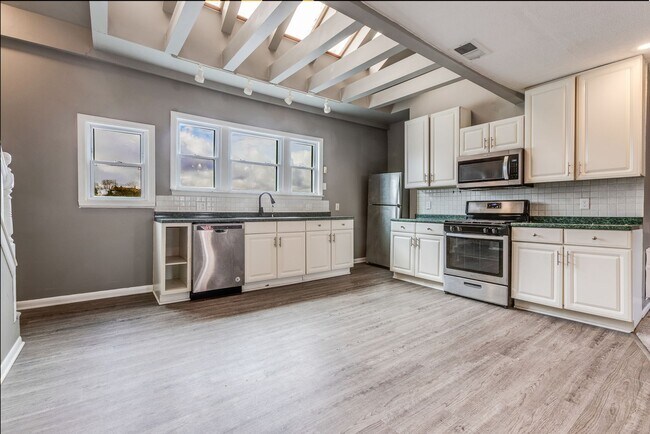 Foto del edificio - 708 E Warrington Ave