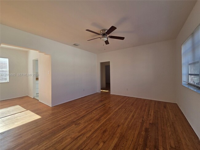 Building Photo - 781 SW 11th St