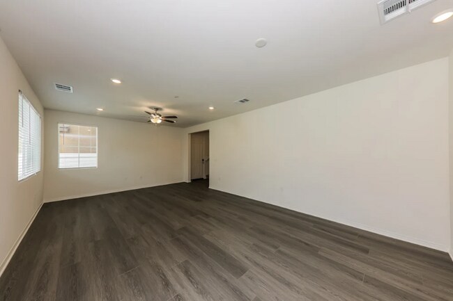 Foto del edificio - 2452 Gunner Ridge Way