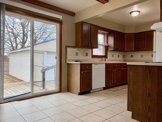 Foto del edificio - Three Bedroom Home in Kenowa Hills