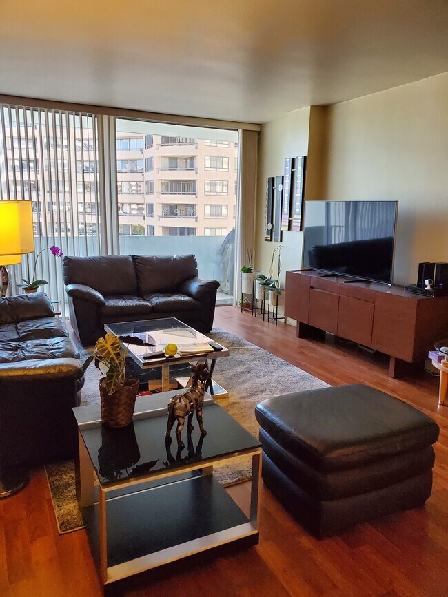 Foto del edificio - 10433 WILSHIRE
