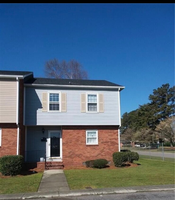 Primary Photo - 3596 Fayetteville Rd