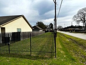 Building Photo - 21441 W Wallis Dr