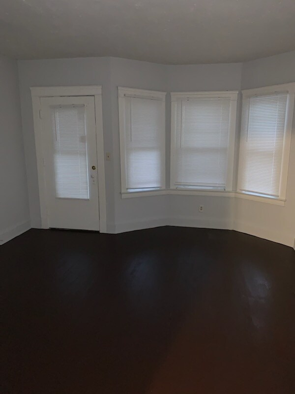 Building Photo - 4064 E 57th St