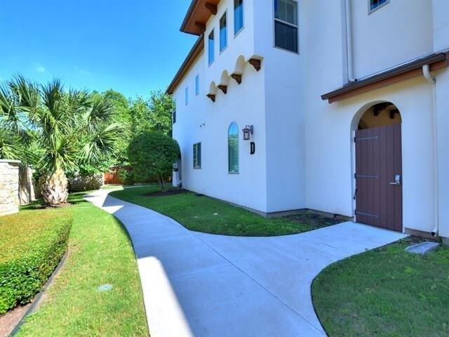 Building Photo - 2207 Pasadena Dr