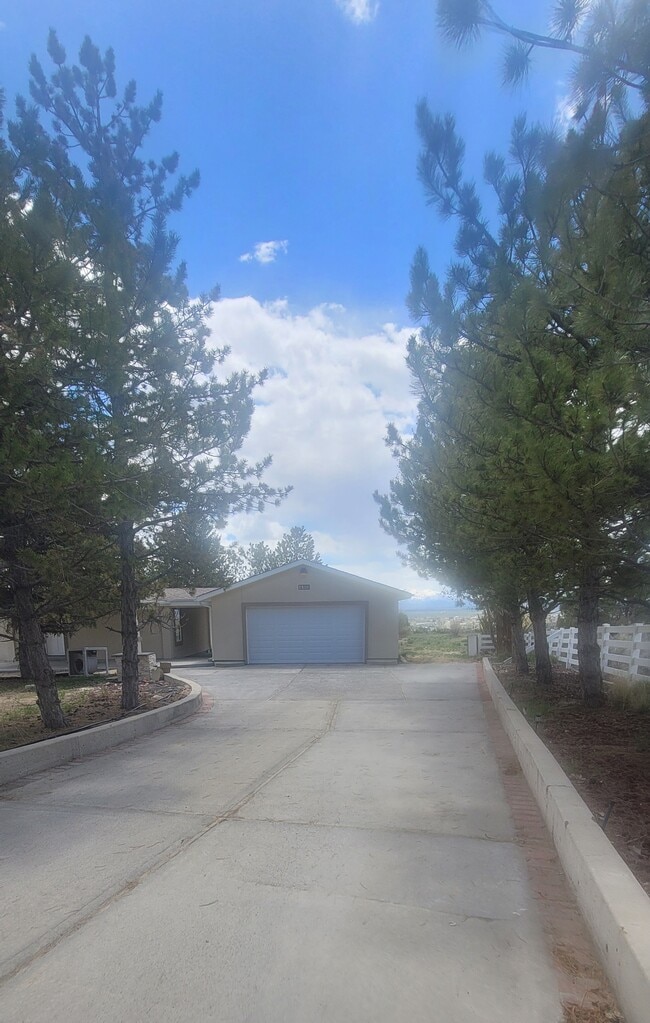 Building Photo - 490 Merino Dr