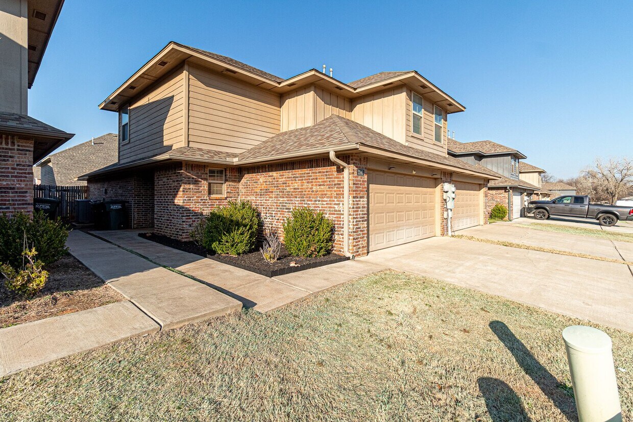 2141 Buena Vida Ln, Edmond, OK 73013 House Rental in Edmond, OK