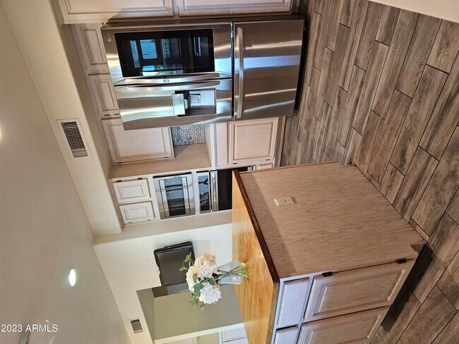 Building Photo - 10845 E El Rancho Dr