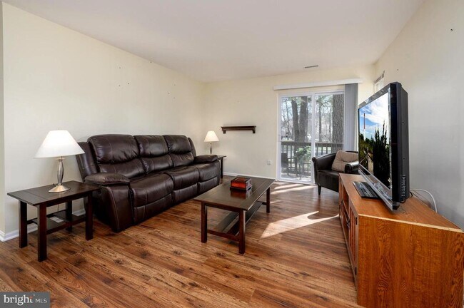 Foto del edificio - 339 Woodlake Dr