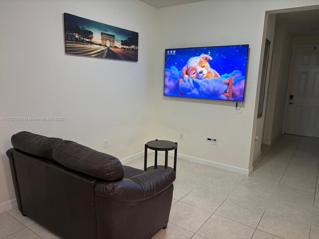 Foto del edificio - 10963 W 32nd Ln