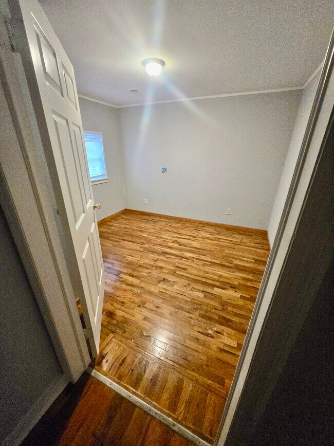 Foto del edificio - 1158 Fairplains Rd