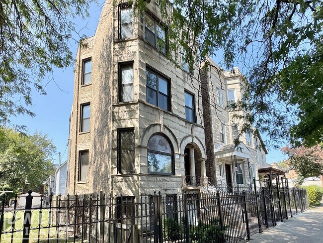 Foto del edificio - 2120 N Whipple St