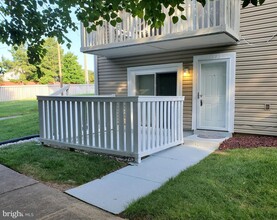 Building Photo - 12883 Cara Dr