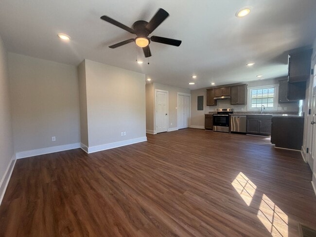 Building Photo - 460 Highland Ave