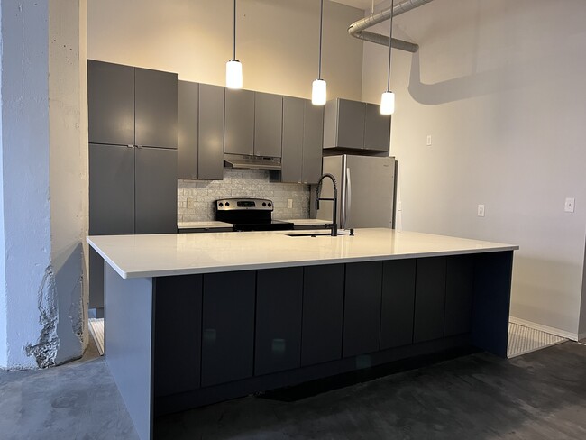 Custom Kitchen - 200 Main St