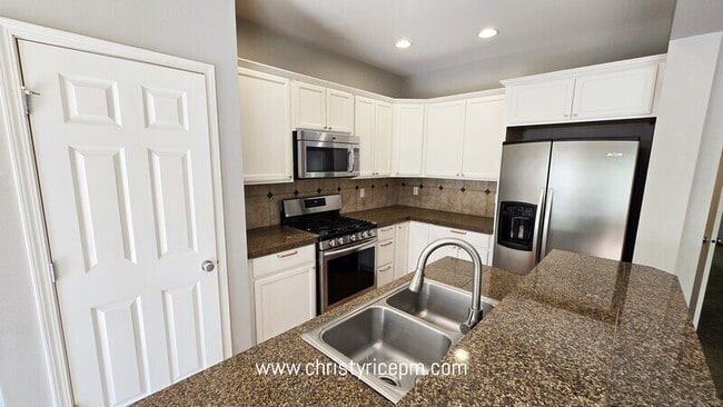 Foto del edificio - 12857 NE 200th Pl