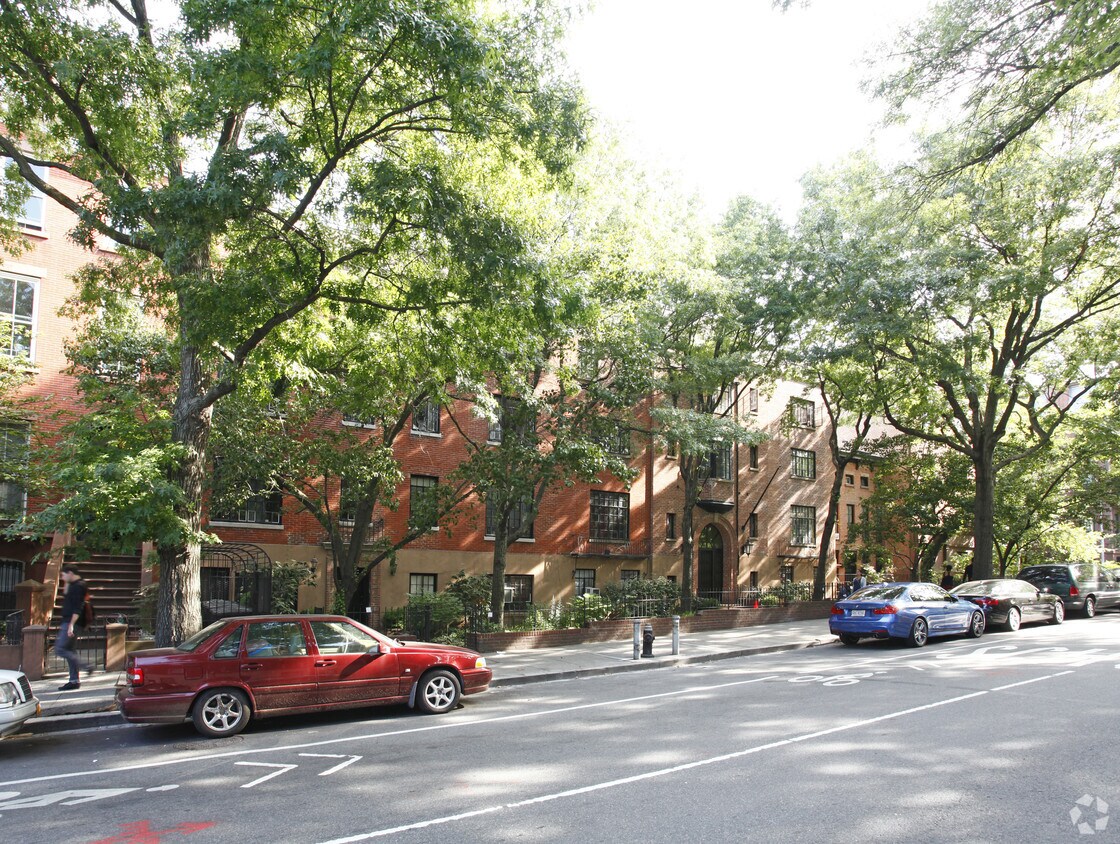 Building Photo - Lafayette Court Apartments