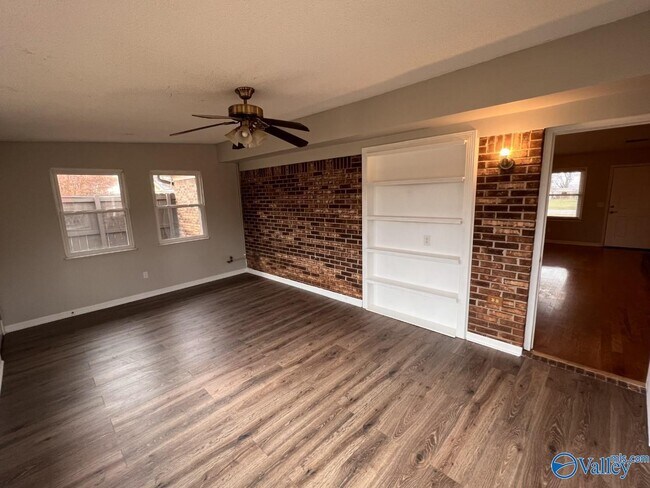 Building Photo - 202 Callaway Ln