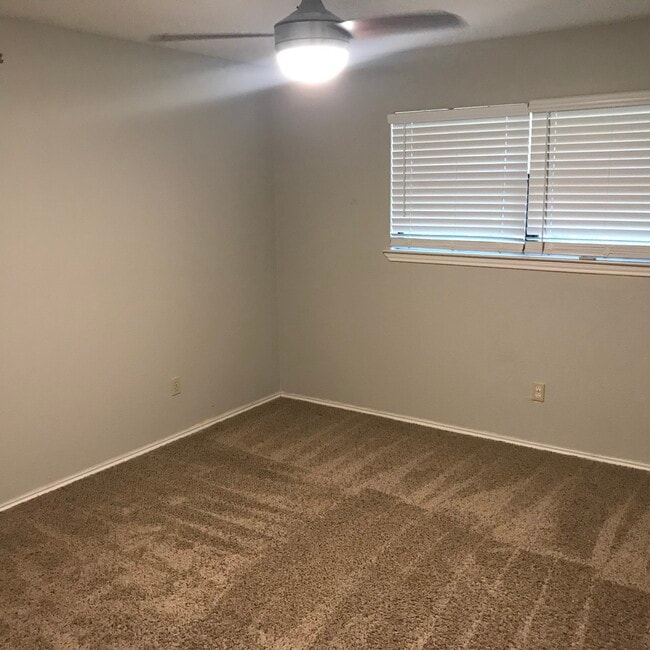 Building Photo - 4503 Smooth Oak Dr
