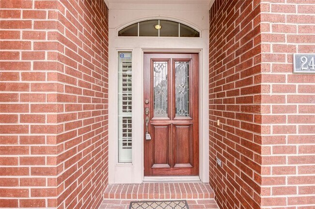 Foto del edificio - 24 Waugh Dr