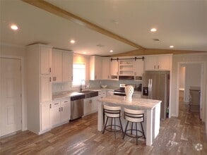 Building Photo - 127 Lear Ln