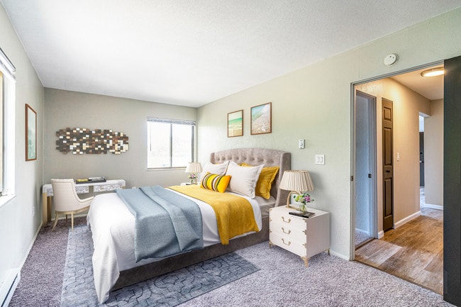 Building Photo - Tamarack Creek