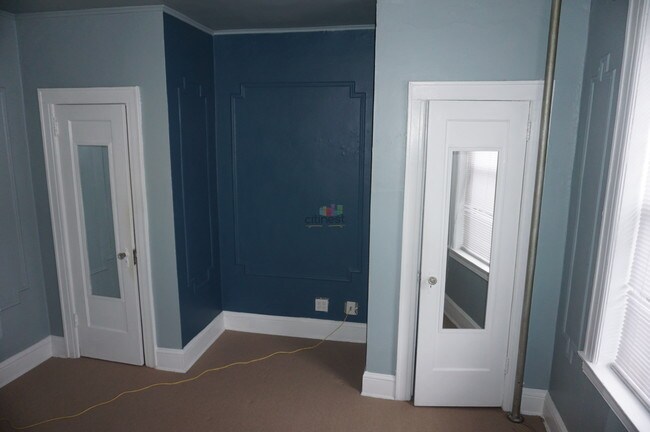 Building Photo - 844 68th St