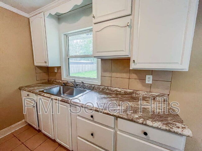 Foto del edificio - 3502 Lakewood Dr