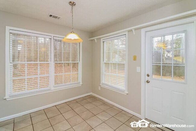 Building Photo - Amazing Home in Mableton and in a Cul de Sac