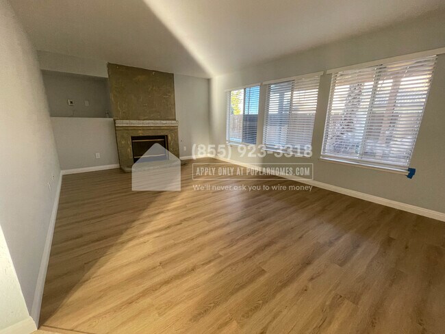 Foto del edificio - 2155 Begley Cir