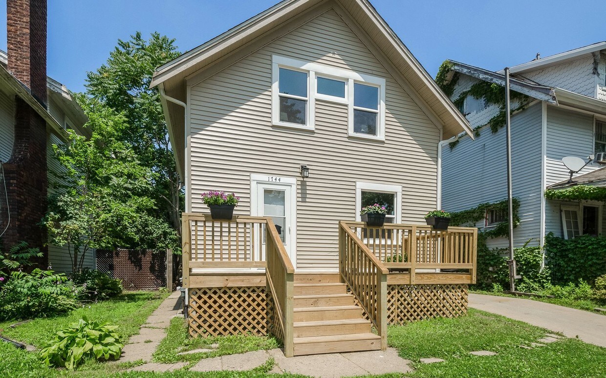 Primary Photo - 1744 Mount Vernon Rd SE