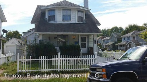 Primary Photo - 555 Rhea Ave