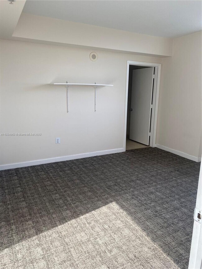 Foto del edificio - 1 Glen Royal Pkwy