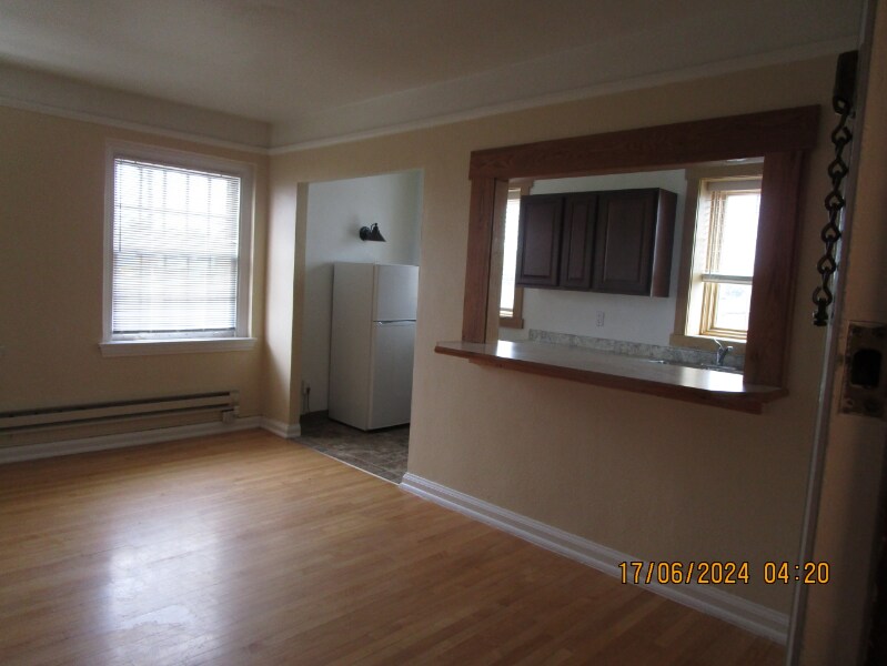 Primary Photo - 608 Central Ave