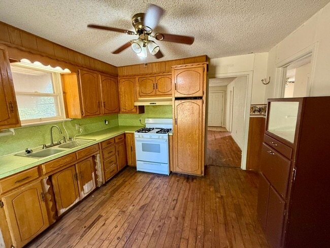 Building Photo - Two Bedroom Rental in Lone Grove