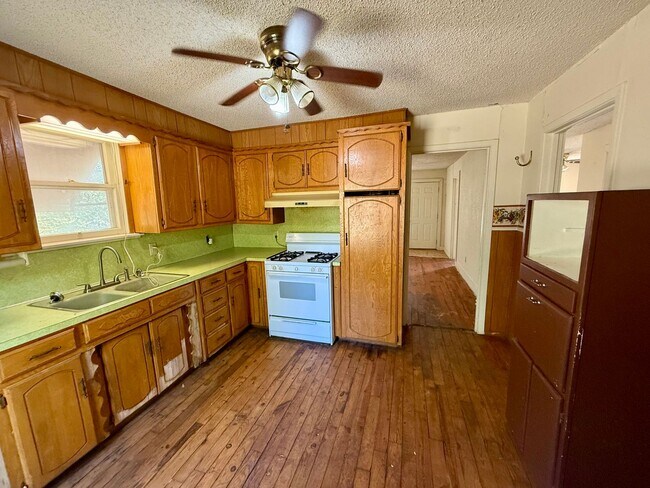 Foto del edificio - Two Bedroom Rental in Lone Grove