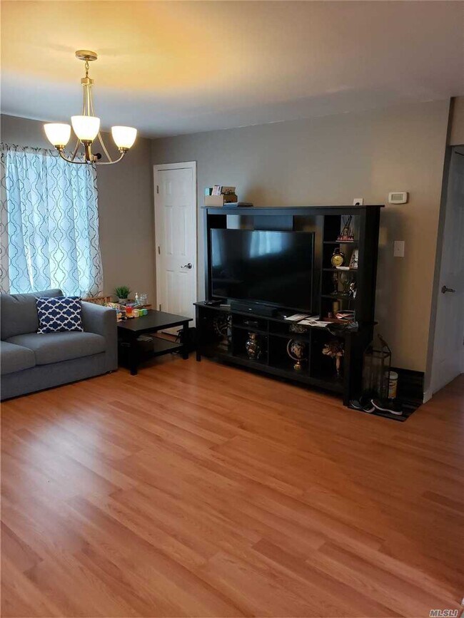 Building Photo - 255 Litchfield Ave