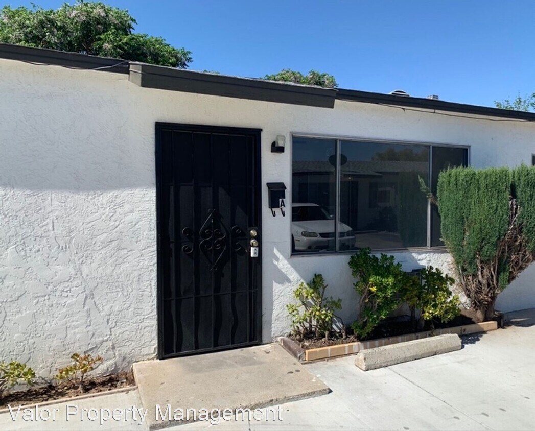 Primary Photo - 441-449 Claydelle Ave