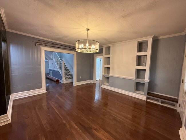 Foto del edificio - 321 E Stoddard St