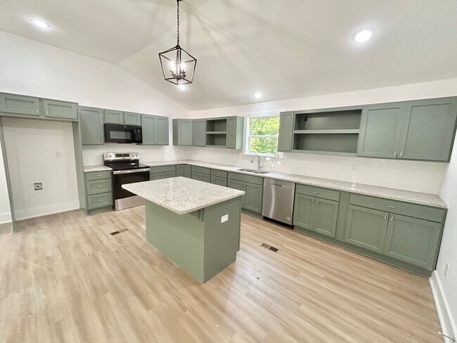 Foto del edificio - Beautifully Renovated 3 Bedroom 2 1/2 Bath...
