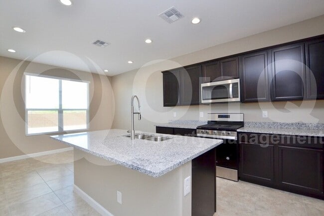 Building Photo - 2223 N Camden Dr