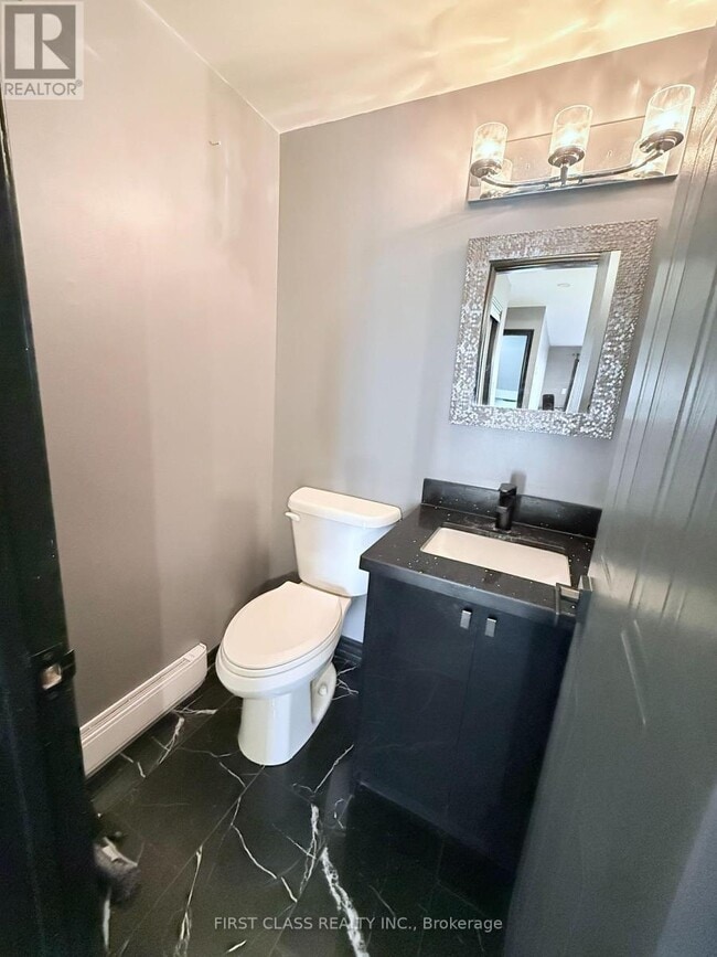 Building Photo - 2135 Dufferin St