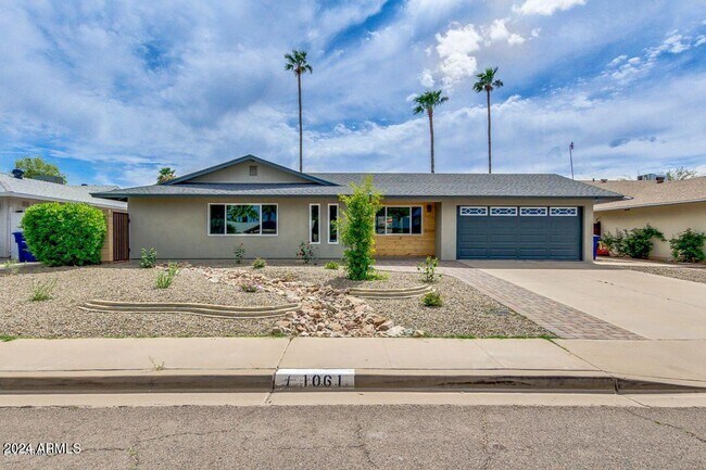 Building Photo - 1061 E Carson Dr