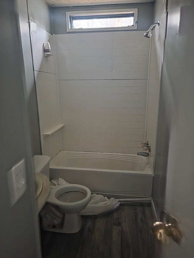 Foto del edificio - 711 Hillside Dr