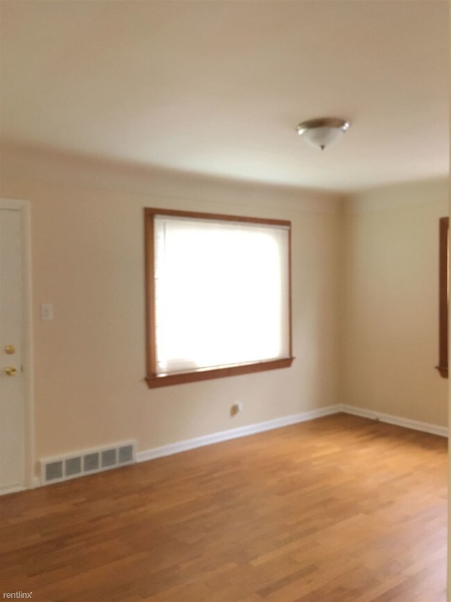 Building Photo - 3 br, 1 bath House - 1437 Berrywood Ln