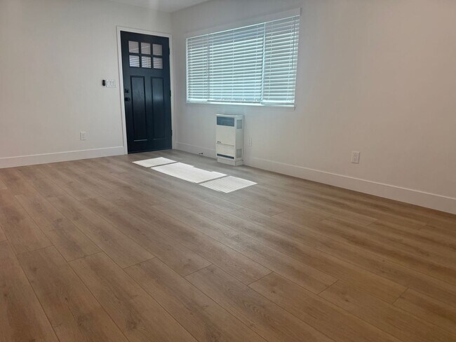 Foto del edificio - 793 W Pomona Blvd